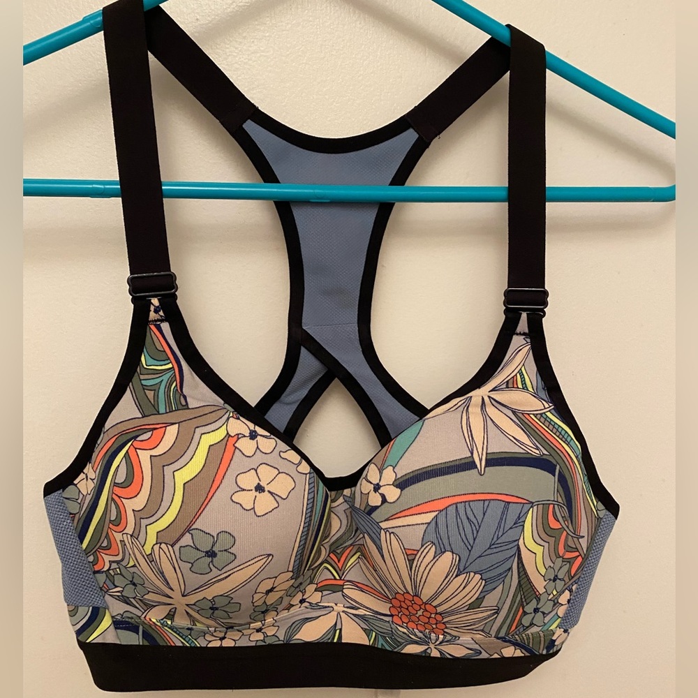 Victoria Secret Incredible Sport Bra